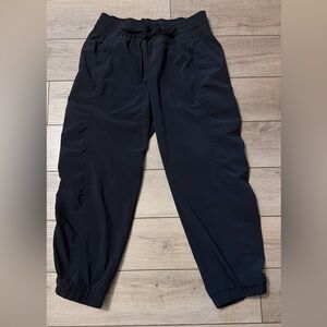 Athleta size small Casual cropped Pants